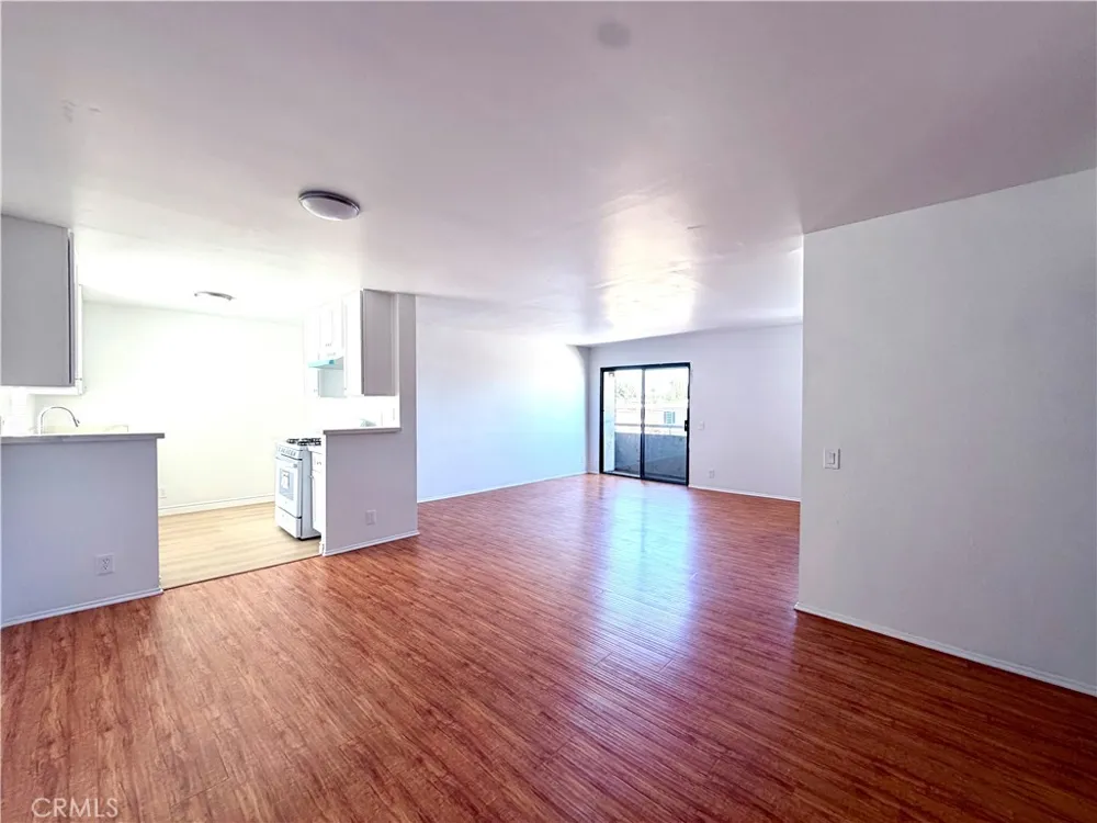 13512 Moorpark #202 Los Angeles, CA 91423