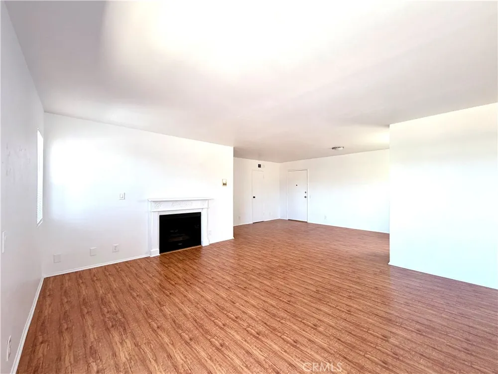 13512 Moorpark #202 Los Angeles, CA 91423