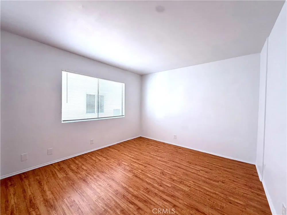 13512 Moorpark #202 Los Angeles, CA 91423