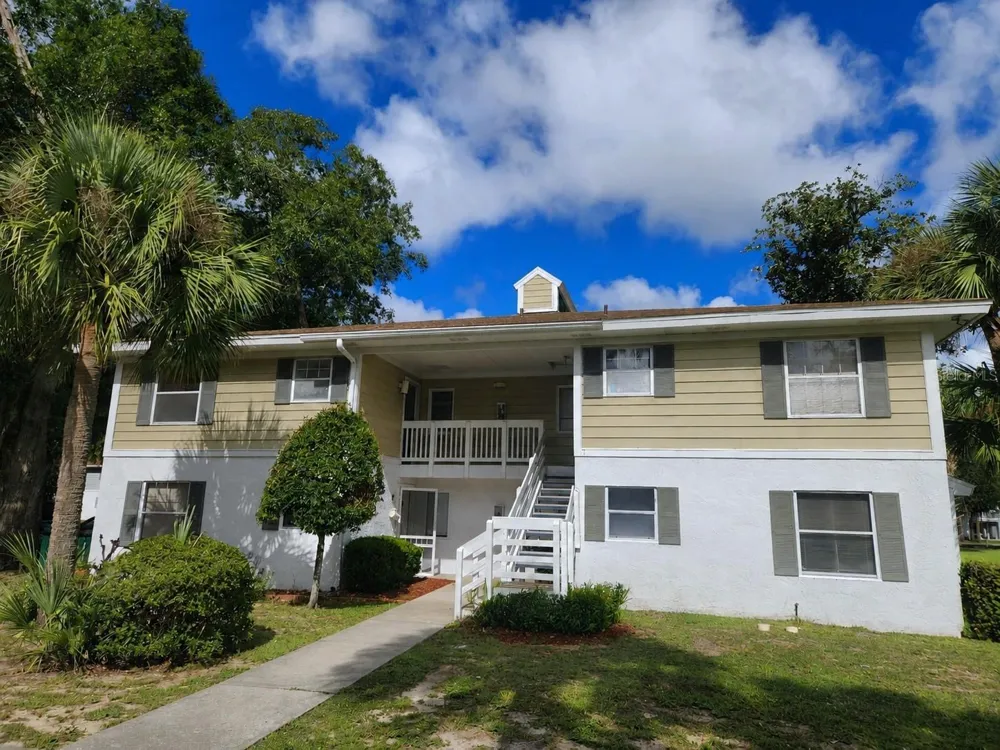 8215 FAIRWAYS CIRCLE #G202 ocala, FL 34472