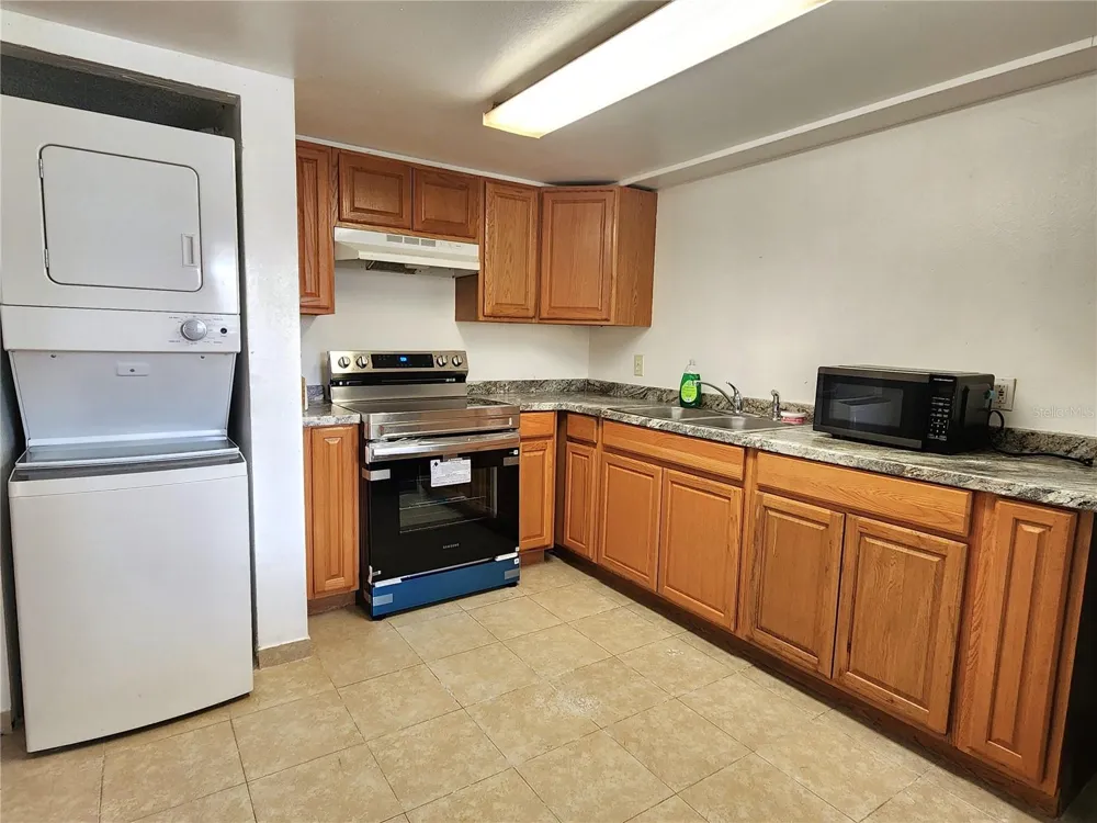 8215 FAIRWAYS CIRCLE #G202 ocala, FL 34472