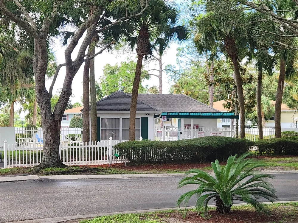 8215 FAIRWAYS CIRCLE #G202 ocala, FL 34472
