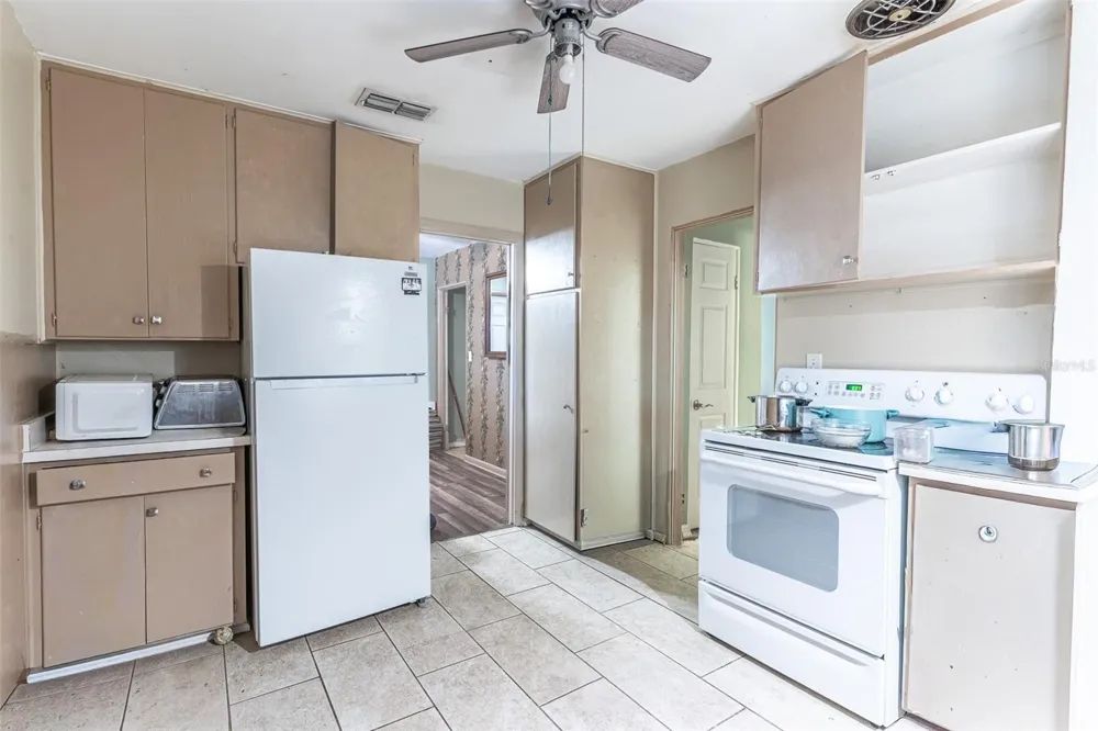 1 E WOLF STREET Avon Park, FL 33825