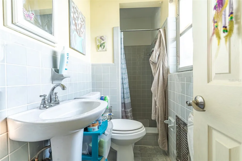 1 E WOLF STREET Avon Park, FL 33825