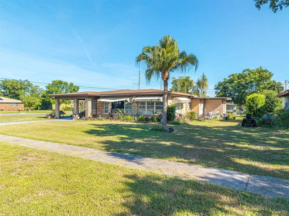 1 E WOLF STREET Avon Park, FL 33825