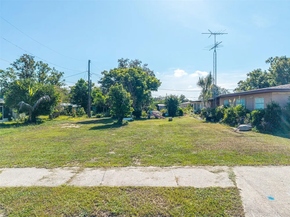1 E WOLF STREET Avon Park, FL 33825