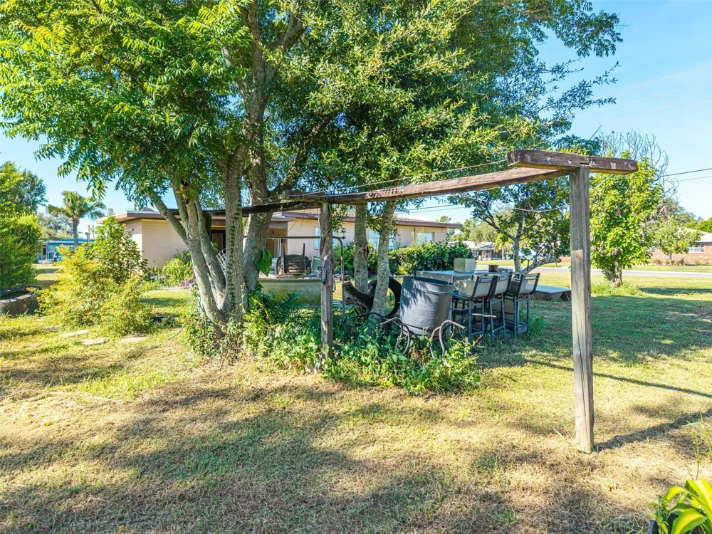1 E WOLF STREET Avon Park, FL 33825