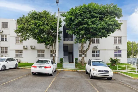 650 CALLE CECILIANA #704