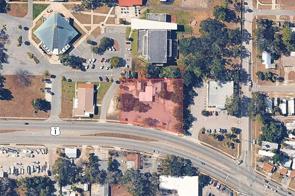 1042 DIXIE FREEWAY New Smyrna Beach, FL 32168