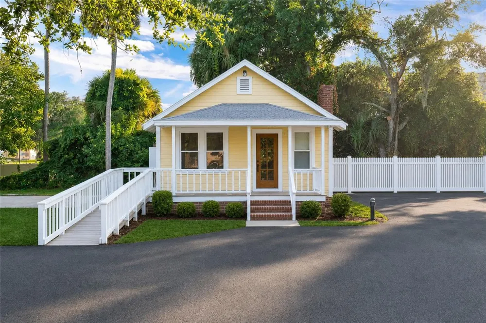 1042 DIXIE FREEWAY New Smyrna Beach, FL 32168