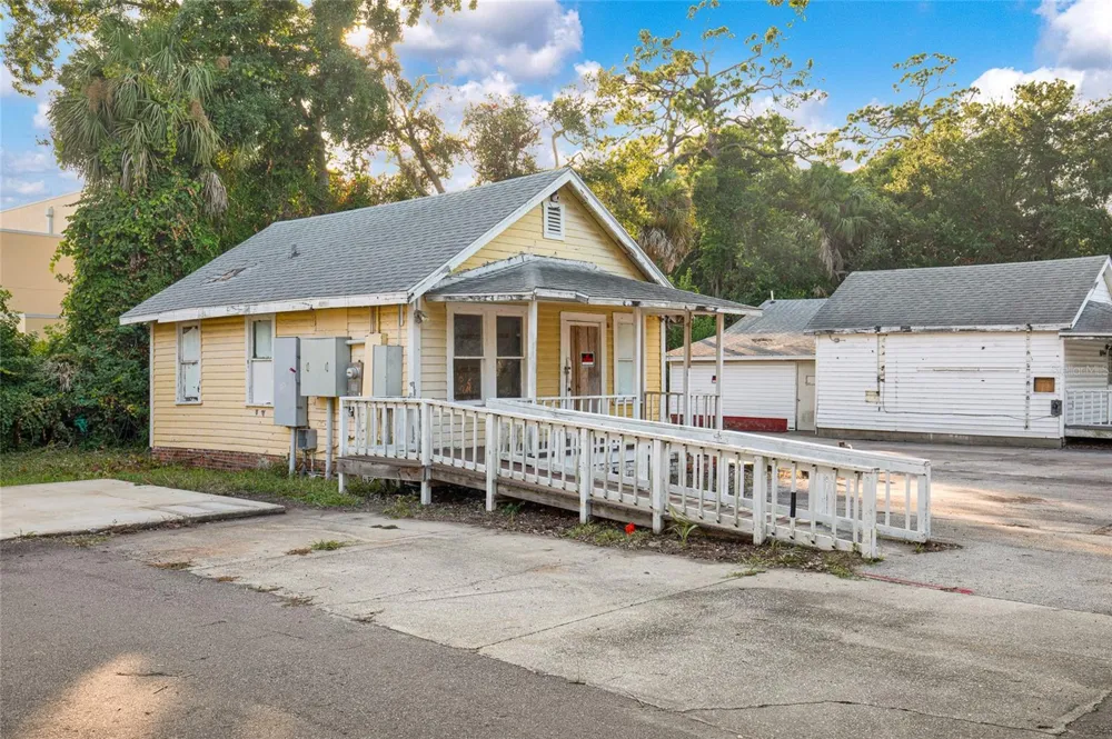 1042 DIXIE FREEWAY New Smyrna Beach, FL 32168