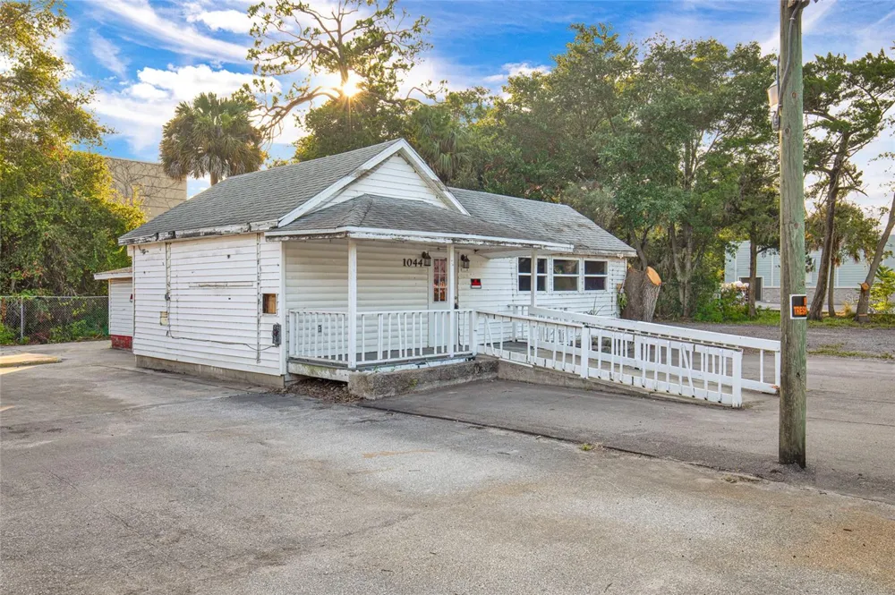 1042 DIXIE FREEWAY New Smyrna Beach, FL 32168