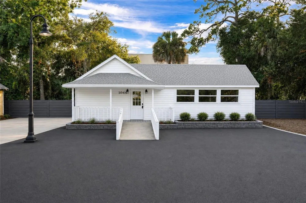 1042 DIXIE FREEWAY New Smyrna Beach, FL 32168
