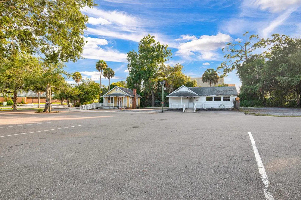 1042 DIXIE FREEWAY New Smyrna Beach, FL 32168