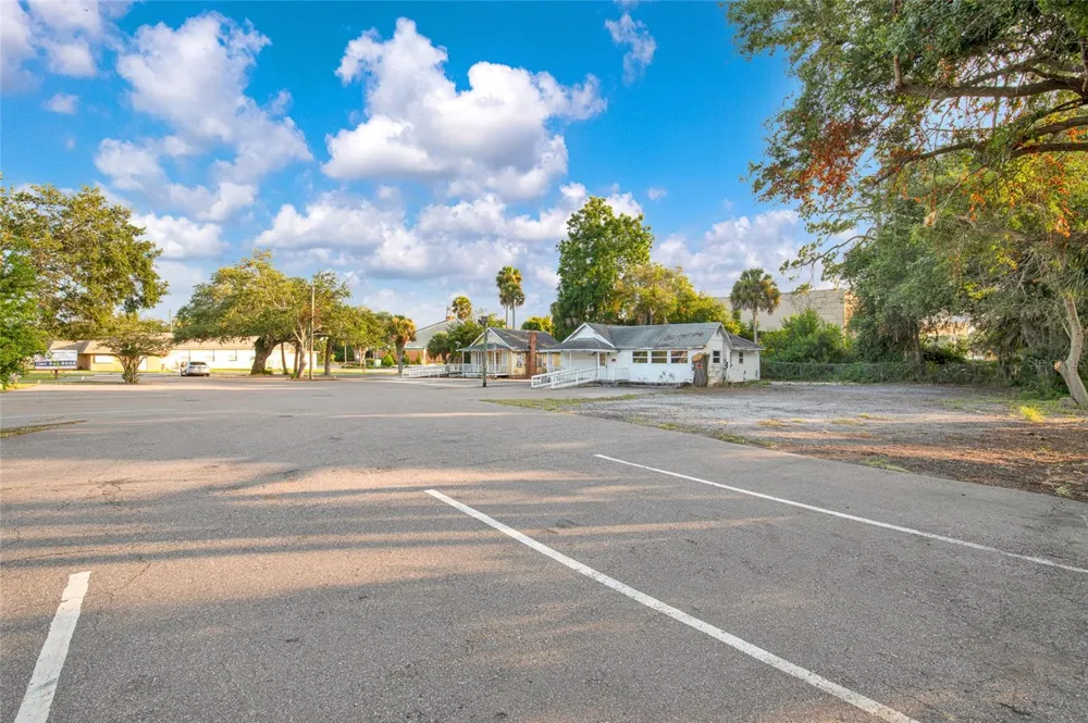 1042 DIXIE FREEWAY New Smyrna Beach, FL 32168