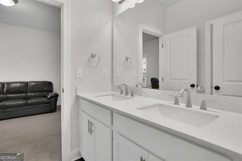 1070 Poppy PTE Alpharetta, GA 30004