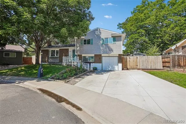 1635 Hartley Court Longmont, CO 80501
