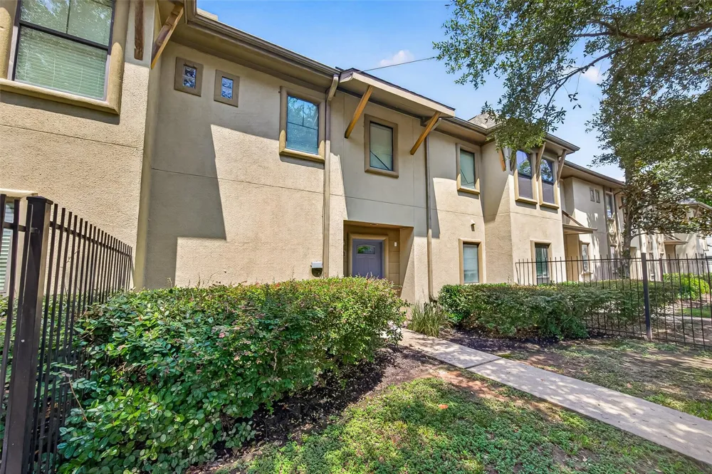3410 St Emanuel Street Houston, TX 77004