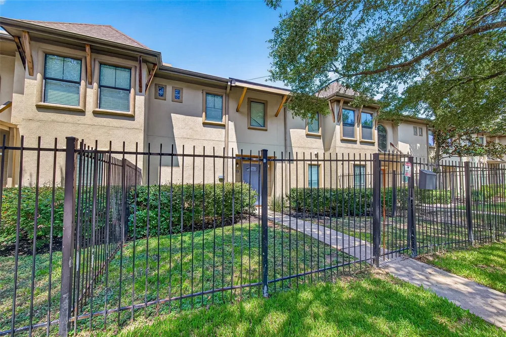 3410 St Emanuel Street Houston, TX 77004