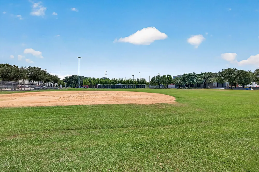 3410 St Emanuel Street Houston, TX 77004