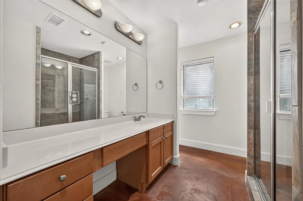 3410 St Emanuel Street Houston, TX 77004