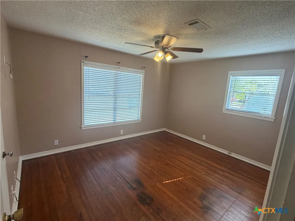 1801 E Walnut Avenue Victoria, TX 77901
