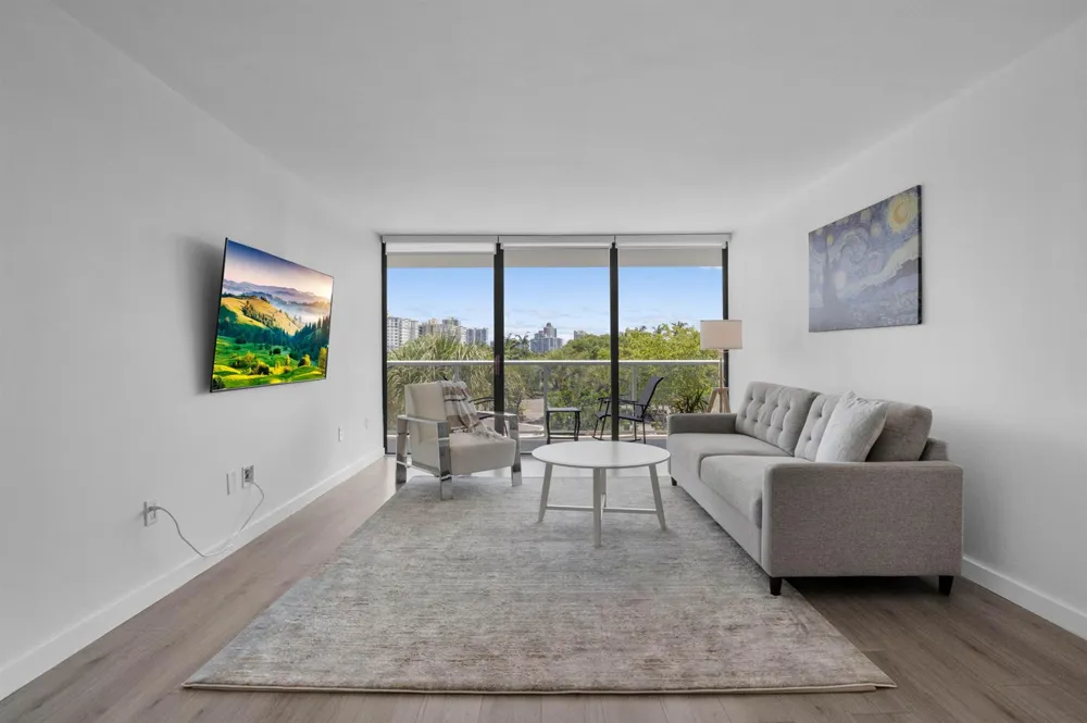 3701 COUNTRY CLUB DRIVE #404 Aventura, FL 33180