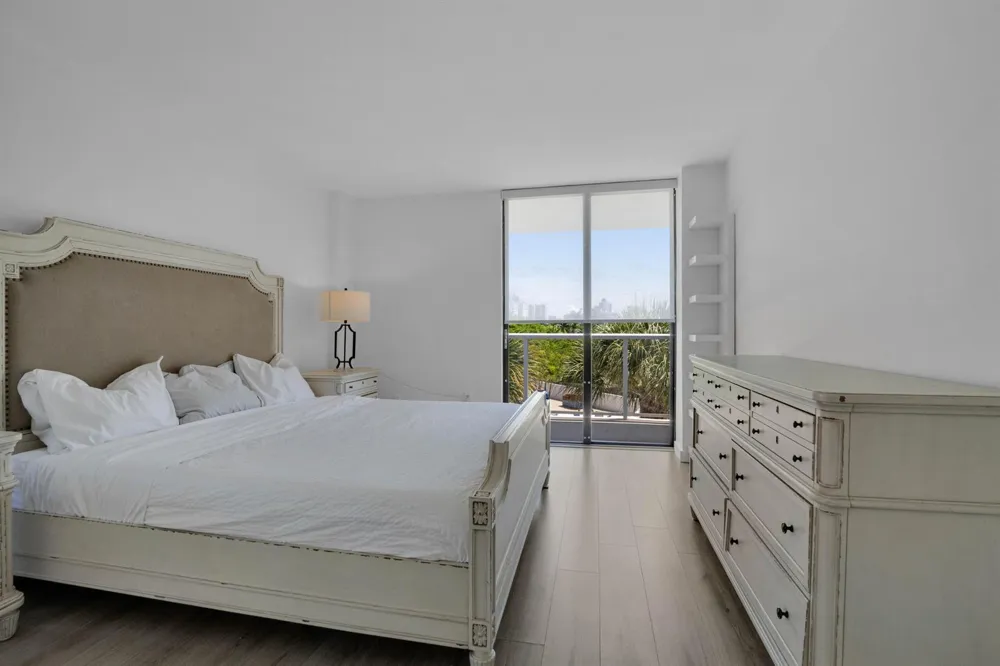 3701 COUNTRY CLUB DRIVE #404 Aventura, FL 33180