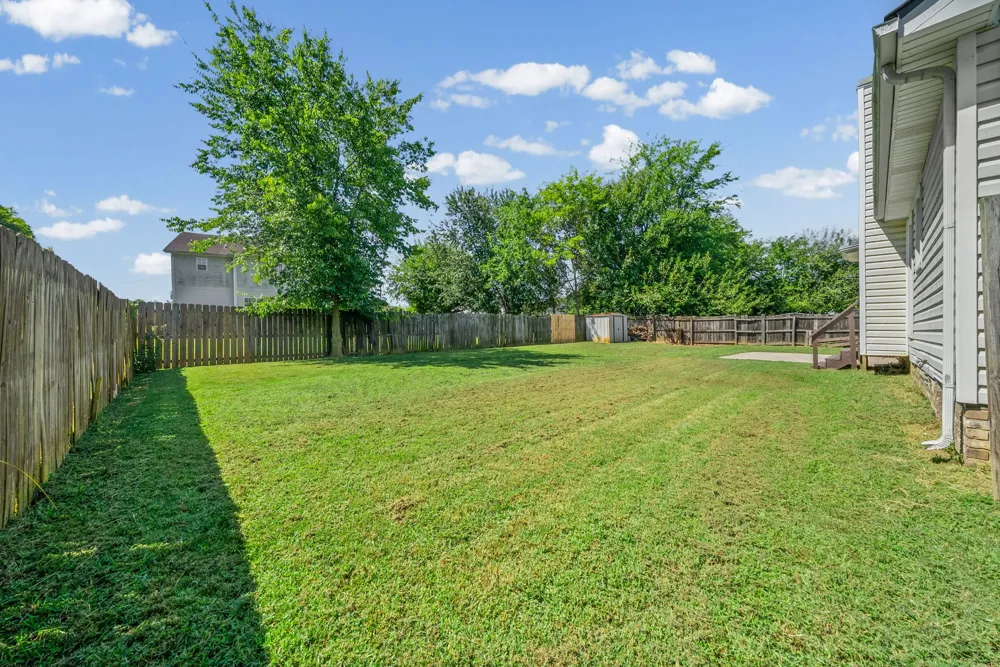 3856 Marla Cir Clarksville, TN 37042