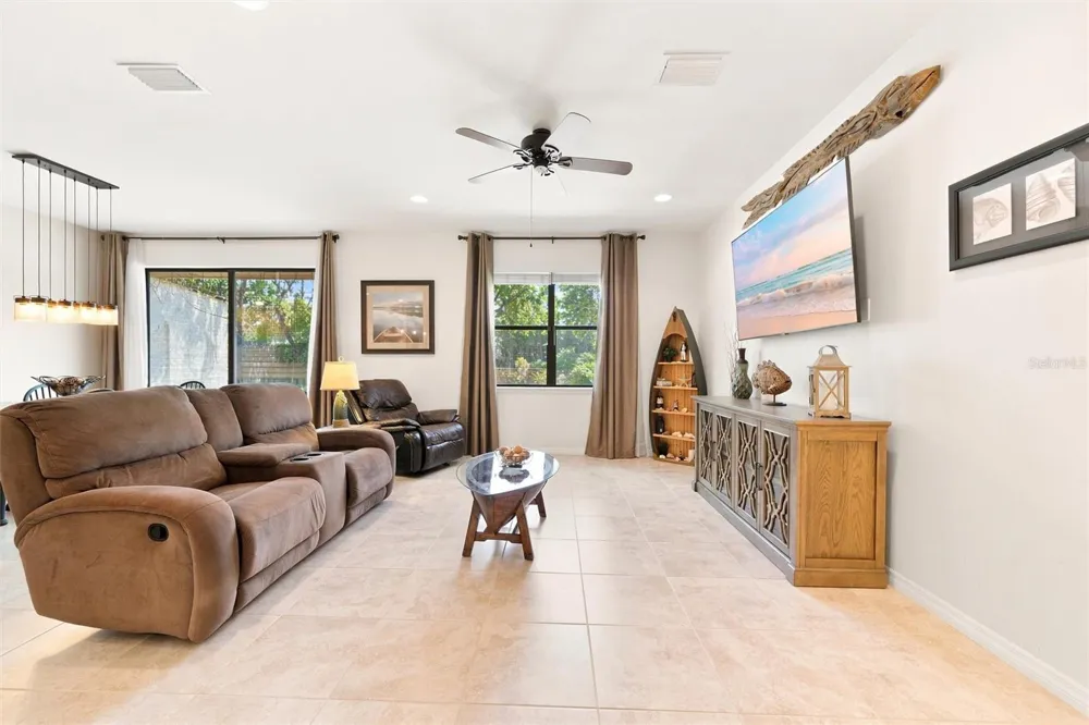 4807 68TH STREET CIRCLE E Bradenton, FL 34203