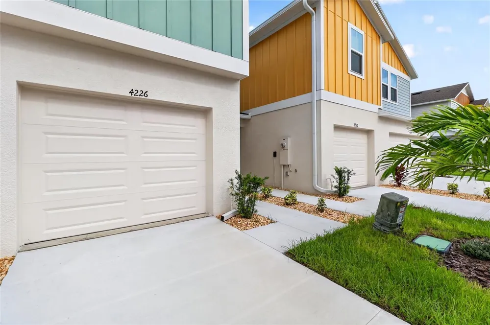 4226 HILLOCK BOULEVARD Haines City, FL 33844