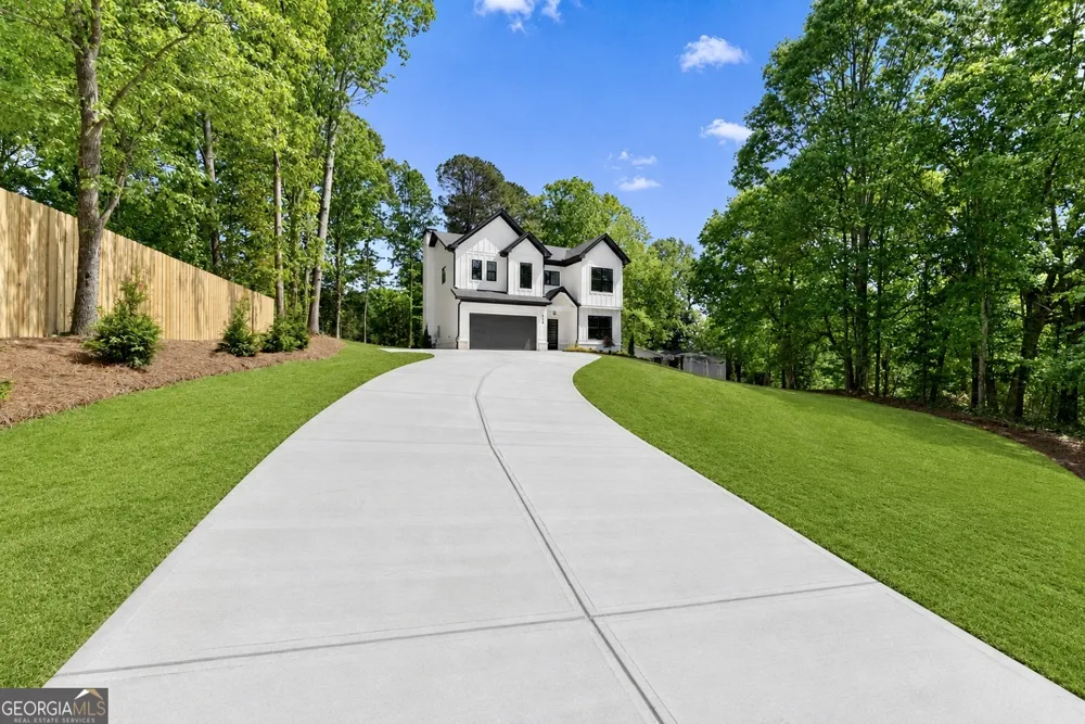5019 Nichols DR Flowery Branch, GA 30542