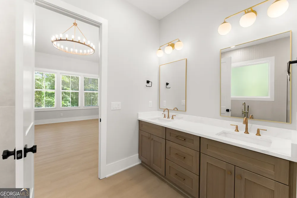 5019 Nichols DR Flowery Branch, GA 30542