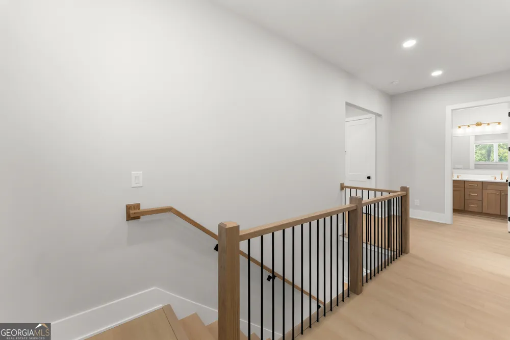 5019 Nichols DR Flowery Branch, GA 30542