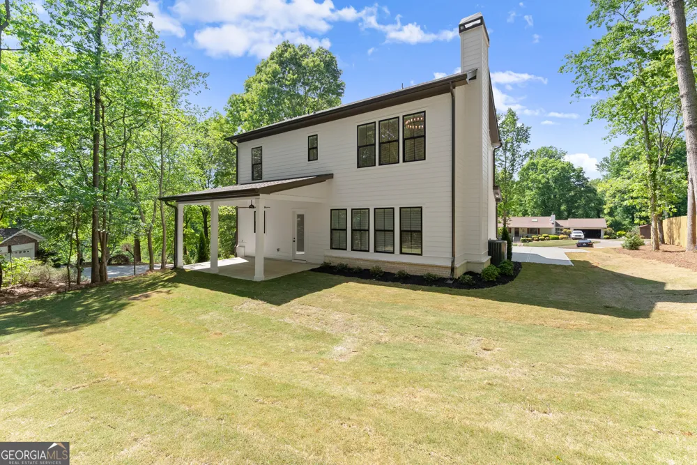 5019 Nichols DR Flowery Branch, GA 30542