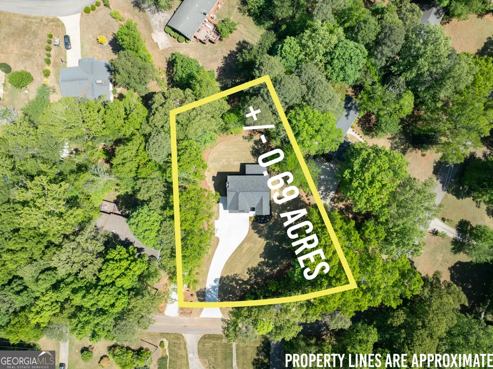5019 Nichols DR Flowery Branch, GA 30542