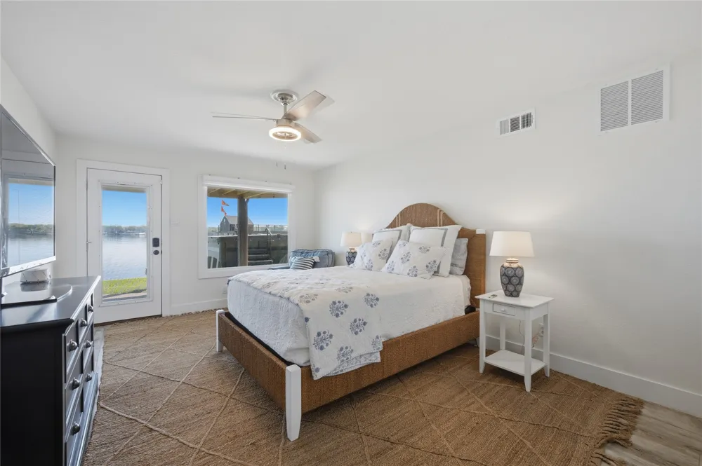 648 Enchanted Isles Drive Mabank, TX 75156