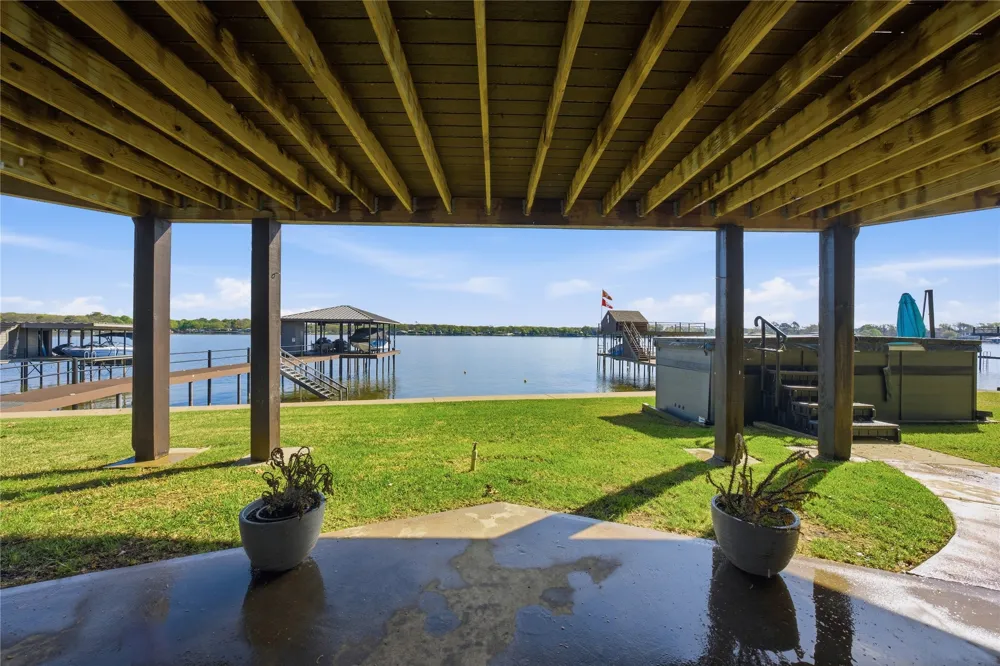 648 Enchanted Isles Drive Mabank, TX 75156