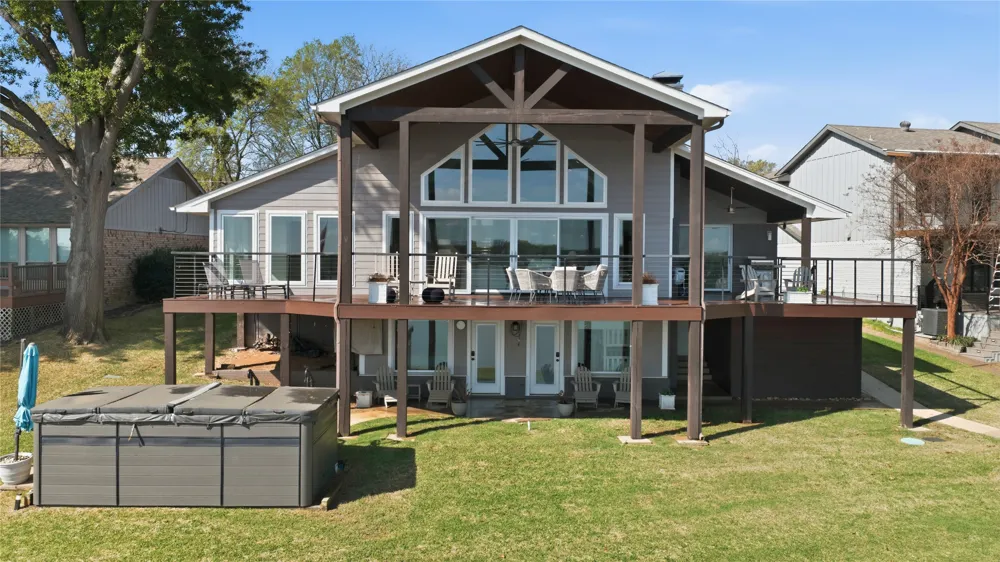 648 Enchanted Isles Drive Mabank, TX 75156