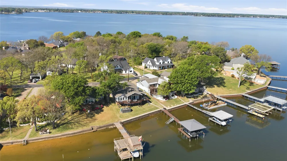648 Enchanted Isles Drive Mabank, TX 75156