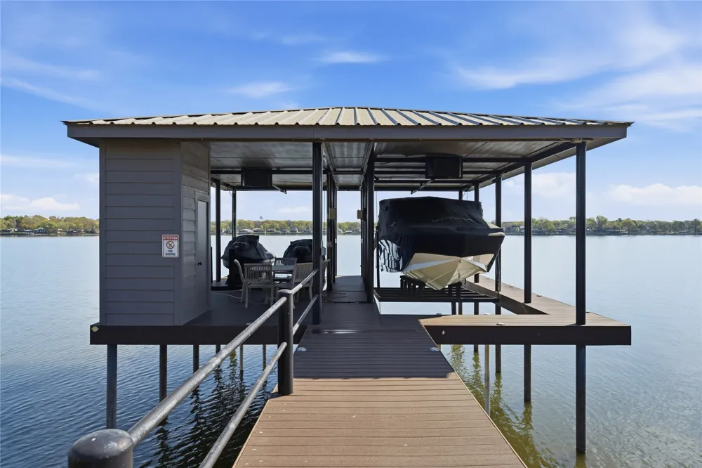 648 Enchanted Isles Drive Mabank, TX 75156