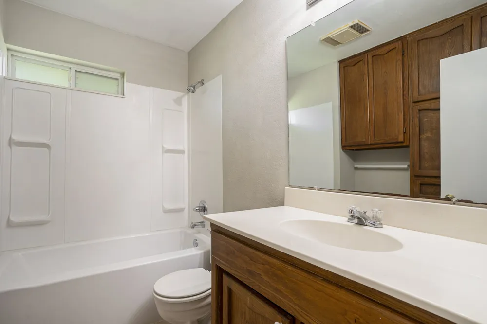 826 Meadowlark Circle Granbury, TX 76049