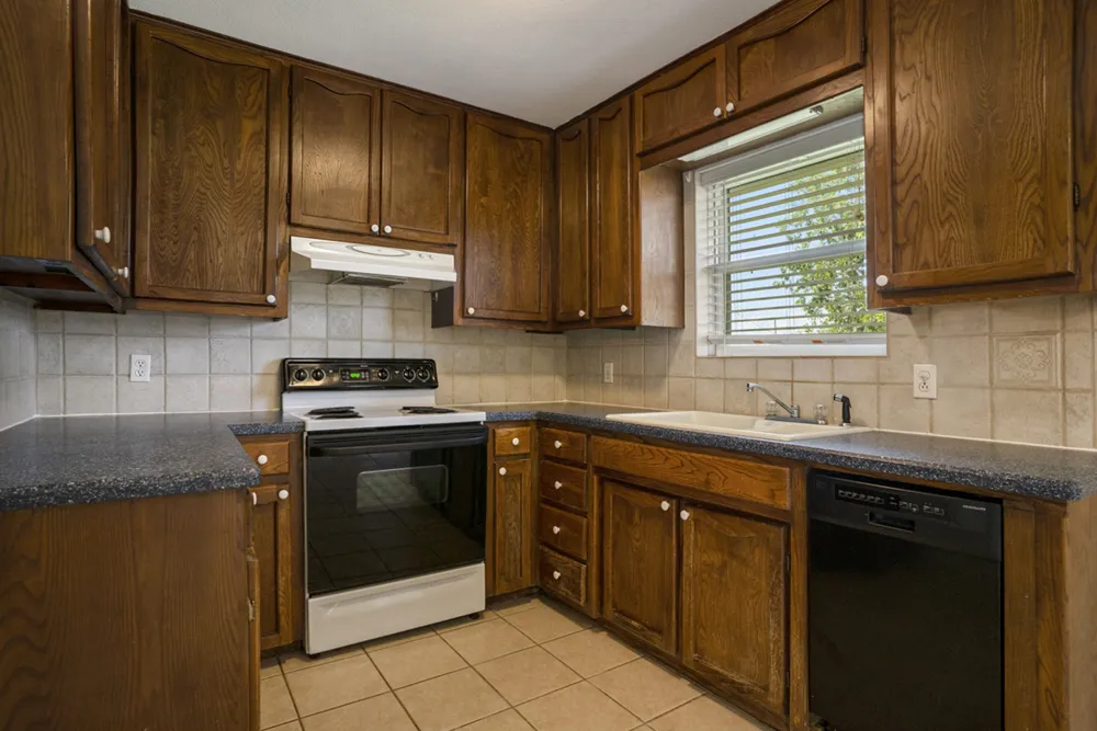 826 Meadowlark Circle Granbury, TX 76049
