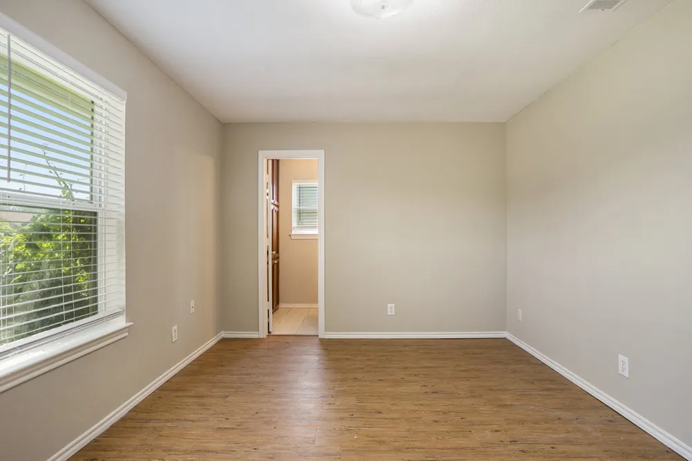 826 Meadowlark Circle Granbury, TX 76049