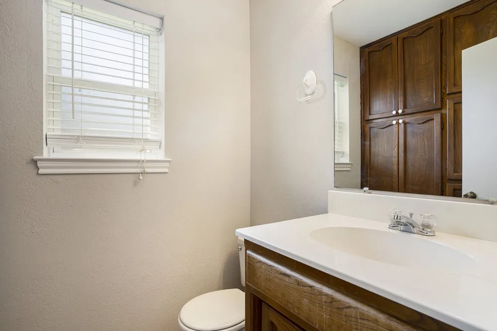 826 Meadowlark Circle Granbury, TX 76049