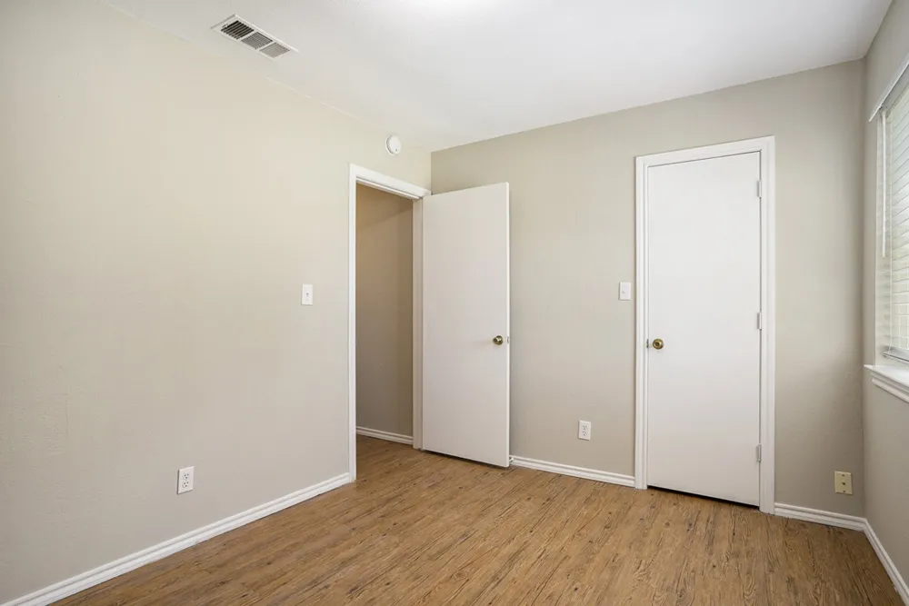 826 Meadowlark Circle Granbury, TX 76049