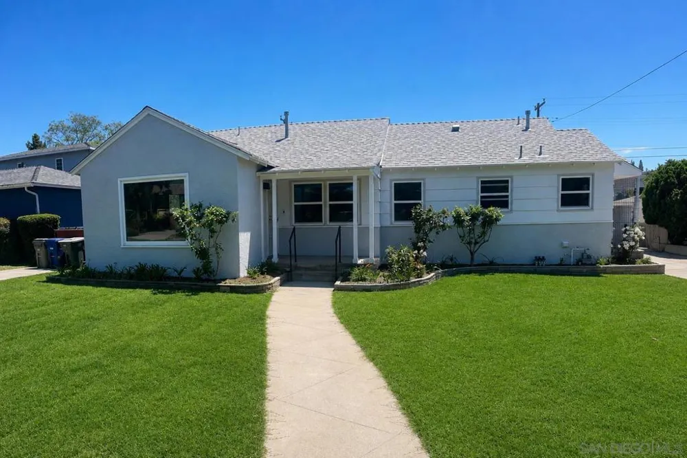 8951 Linden La Mesa, CA 91941