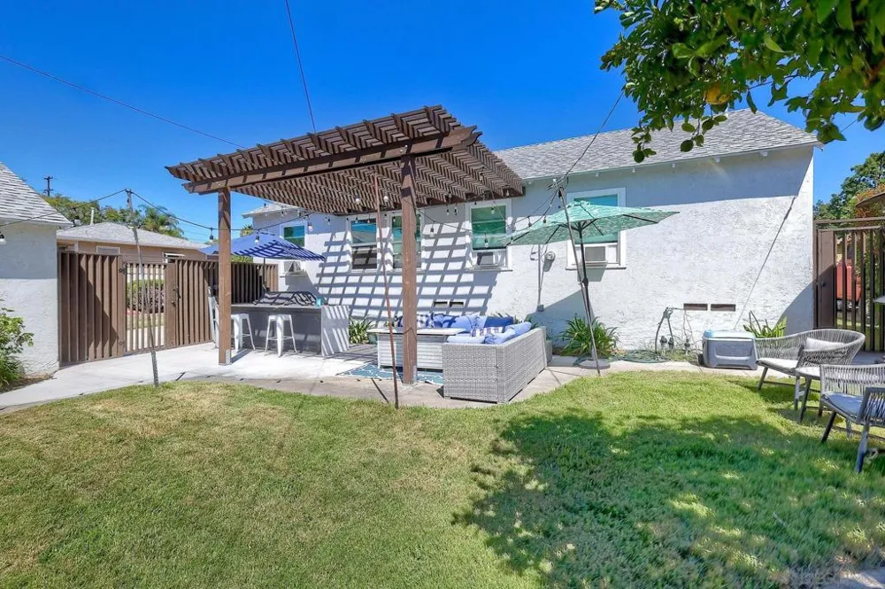 8951 Linden La Mesa, CA 91941