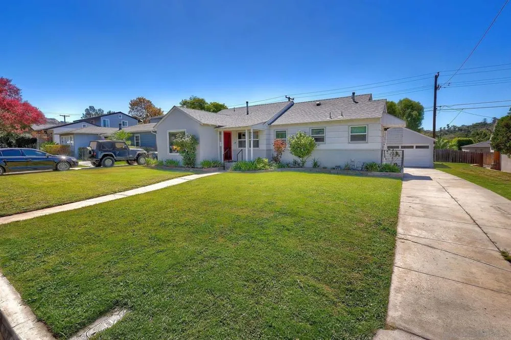 8951 Linden La Mesa, CA 91941
