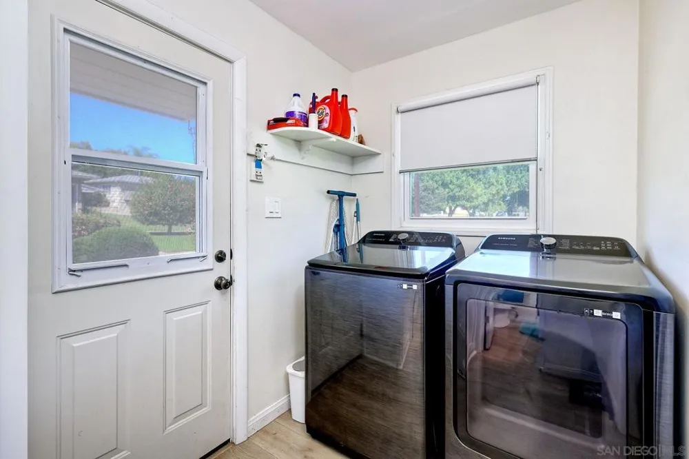8951 Linden La Mesa, CA 91941